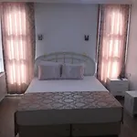 Antik Ipek Oda ve Kahvaltı 2*