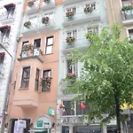 Antik Ipek Oda ve Kahvaltı